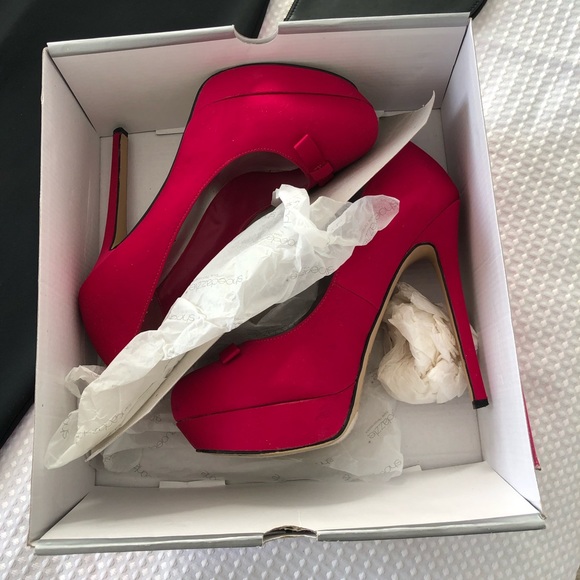 Fuchsia Velvet Pumps - Picture 8 of 8